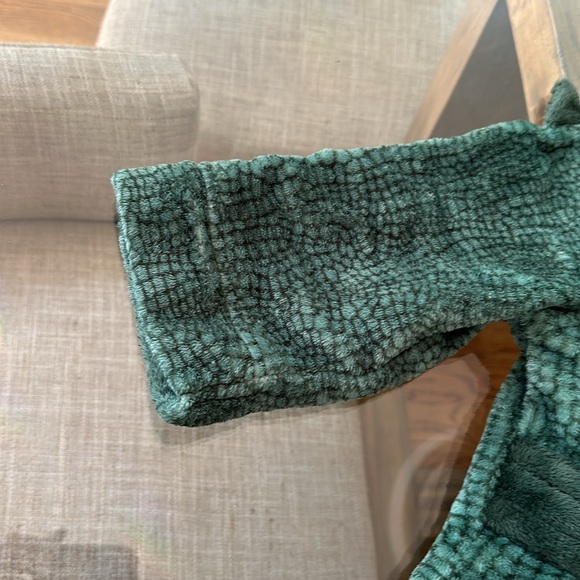 Cat & Jack Dino bathrobe - Picture 4 of 7